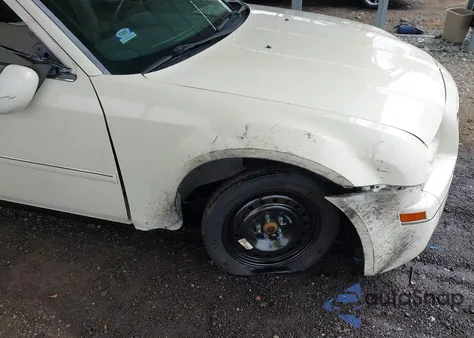 2006 Chrysler 300 Touring z USA, uszkodzony, nr VIN 2C3KA53G46H488082